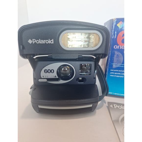 Polaroid OneStep Express 600 Instant Camera Mint in Box- Tested, Like New! - Picture 2 of 6